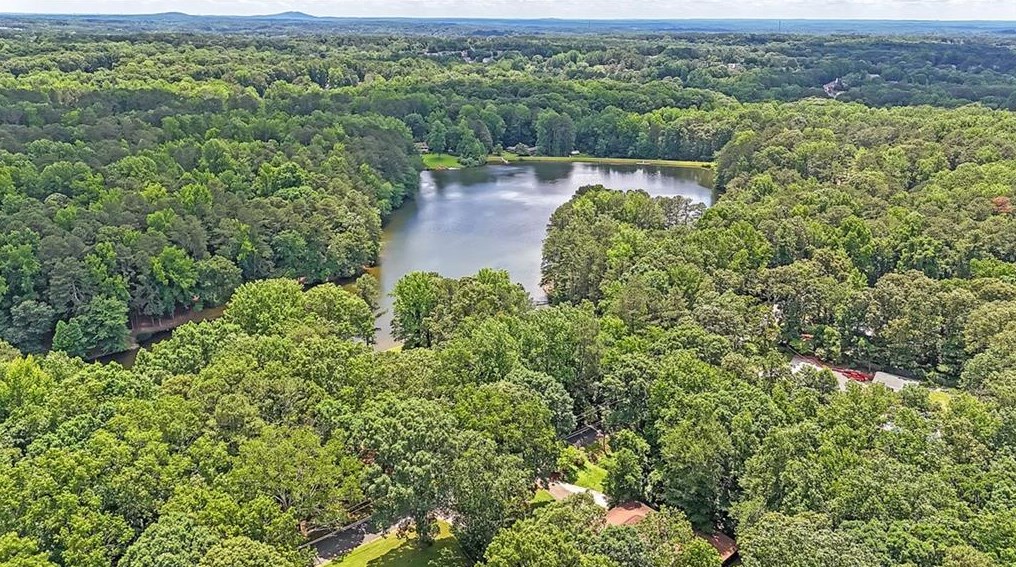 5074 Bramblewood Dr, Acworth, GA 30102-2402