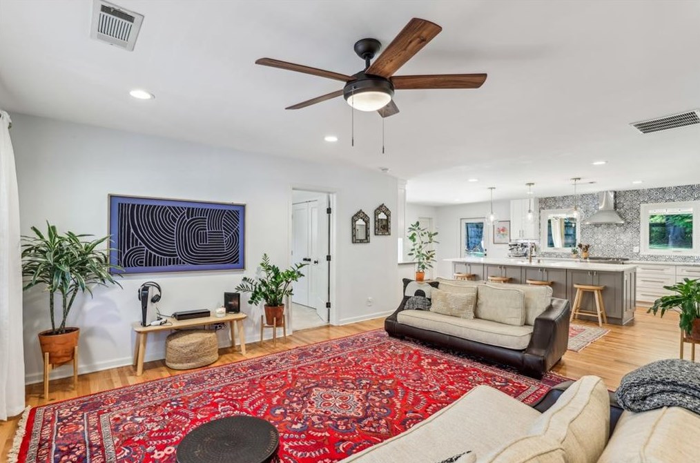 940 Carter Rd, Decatur GA  30030-4701 exterior