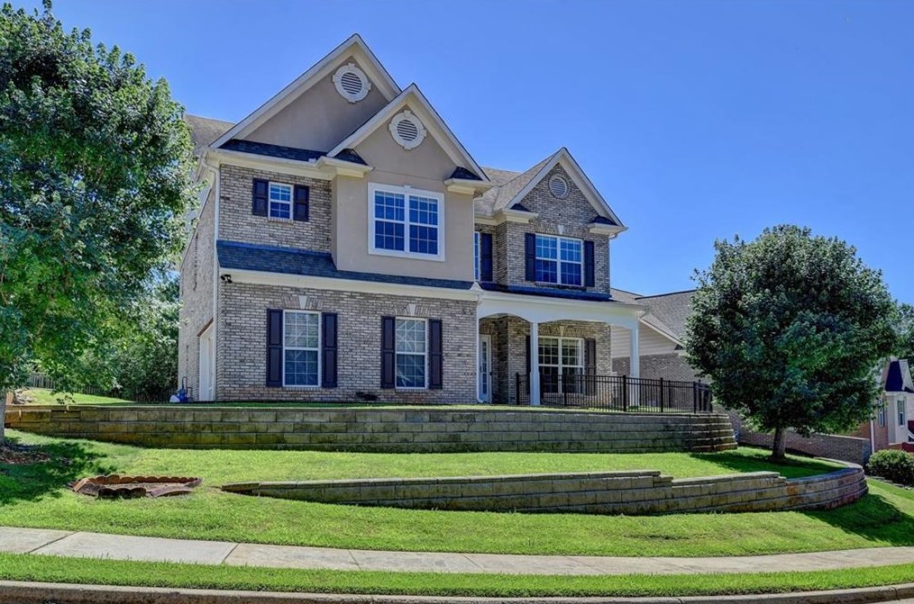 869 Pine Cove Dr, Lilburn, GA 30047-1897