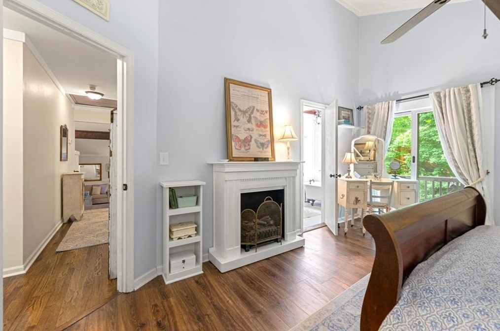 5000 Riv Vly Dr, Smyrna GA  exterior