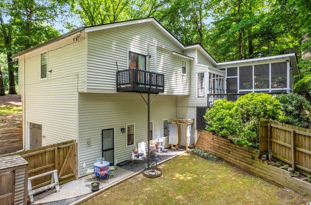5000 Riv Vly Dr, Smyrna GA  exterior