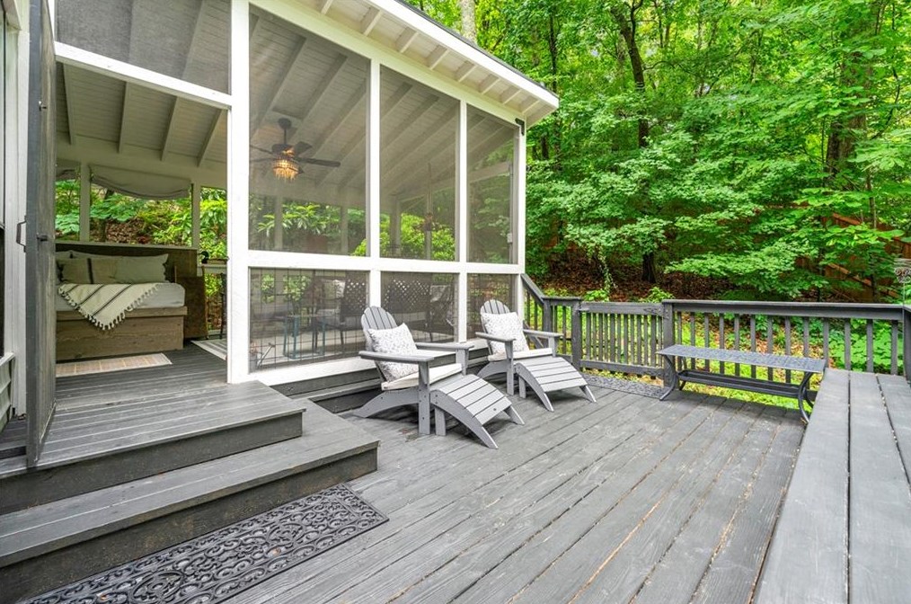5000 Riv Vly Dr, Smyrna GA  exterior