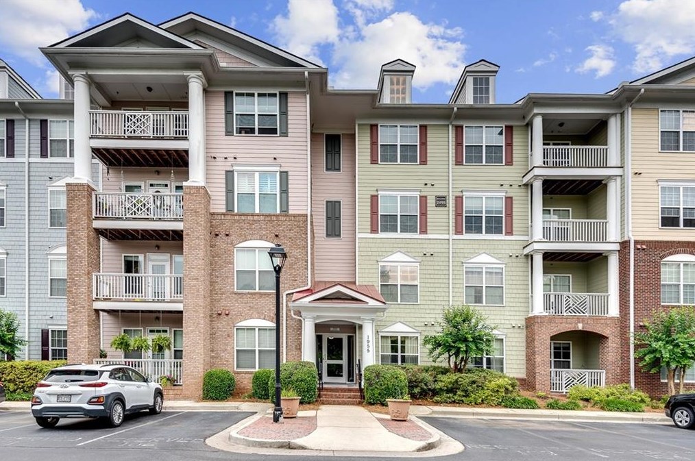 1955 Nocturne Dr, Alpharetta, GA 30009-4827