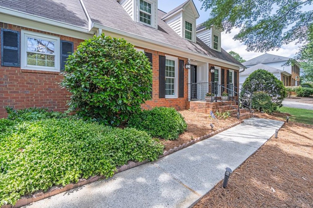 2541 Meadowglen Trl, Lithonia, GA 30078-2276