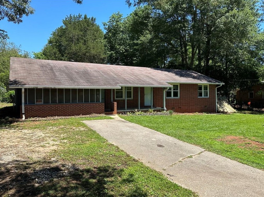 8224 Highland Dr, Porterdale, GA 30014-3480