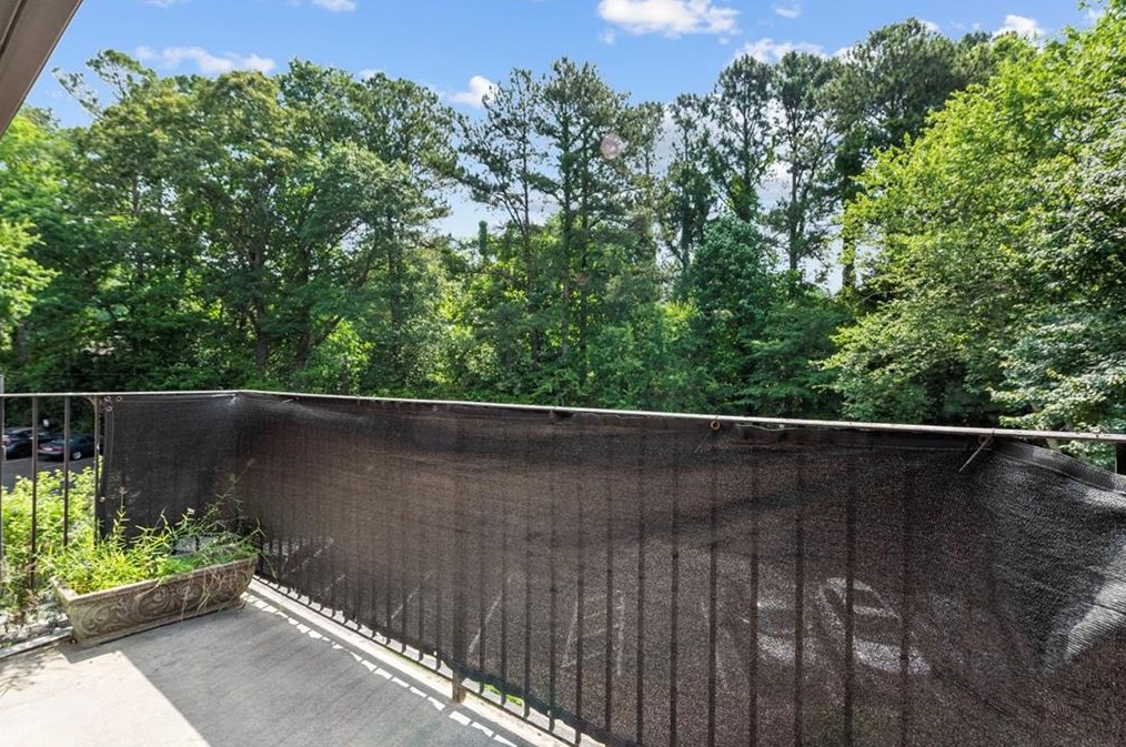 6851 Roswell Rd, Atlanta GA  30328-2401 exterior
