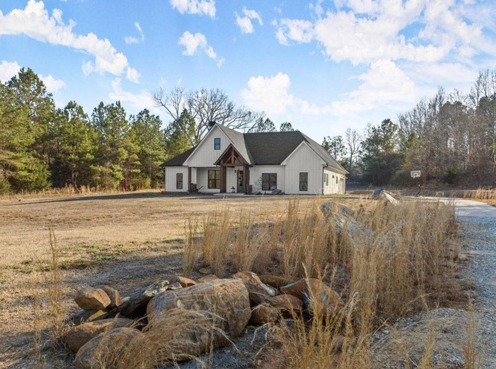 5304 Apple Vly Rd, Jefferson GA  exterior