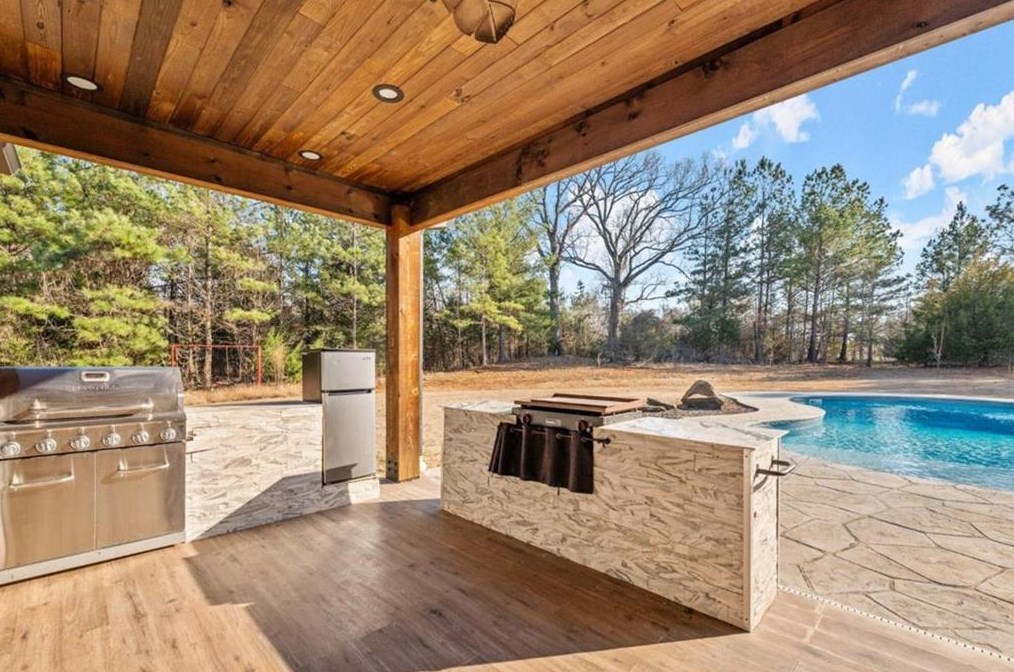 5304 Apple Vly Rd, Jefferson GA  exterior