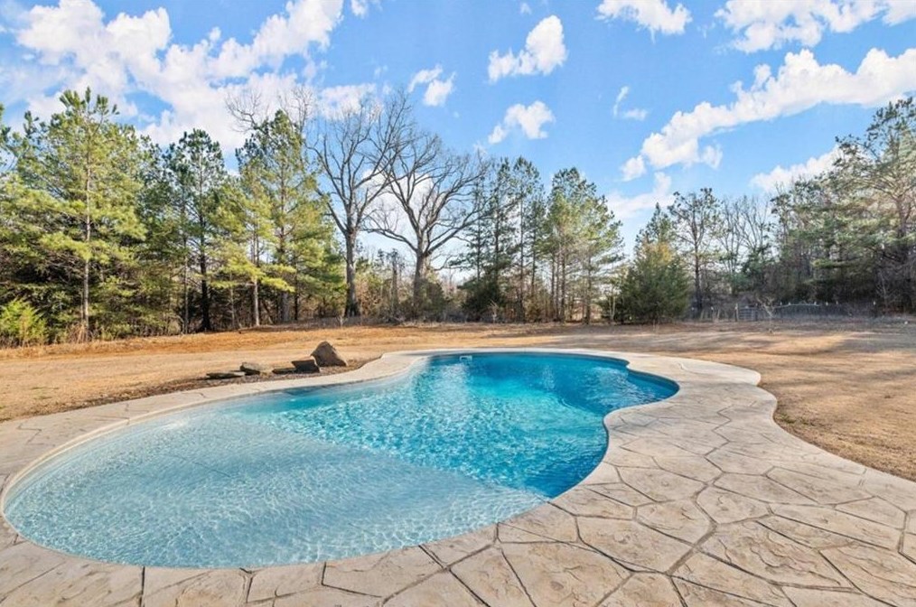 5304 Apple Vly Rd, Jefferson GA  exterior