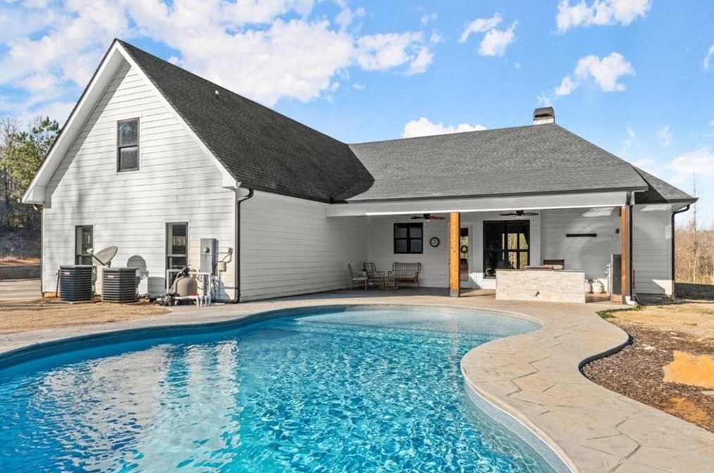 5304 Apple Vly Rd, Jefferson GA  exterior