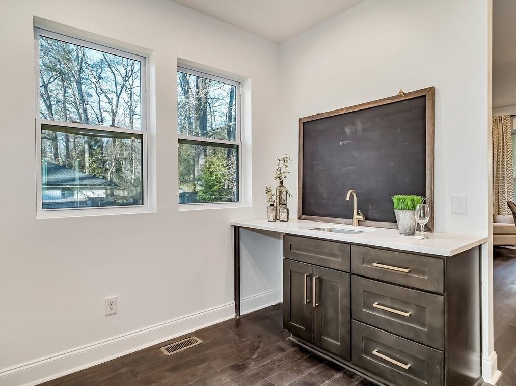 568 Parker Ave, Decatur GA  30032-3965 exterior