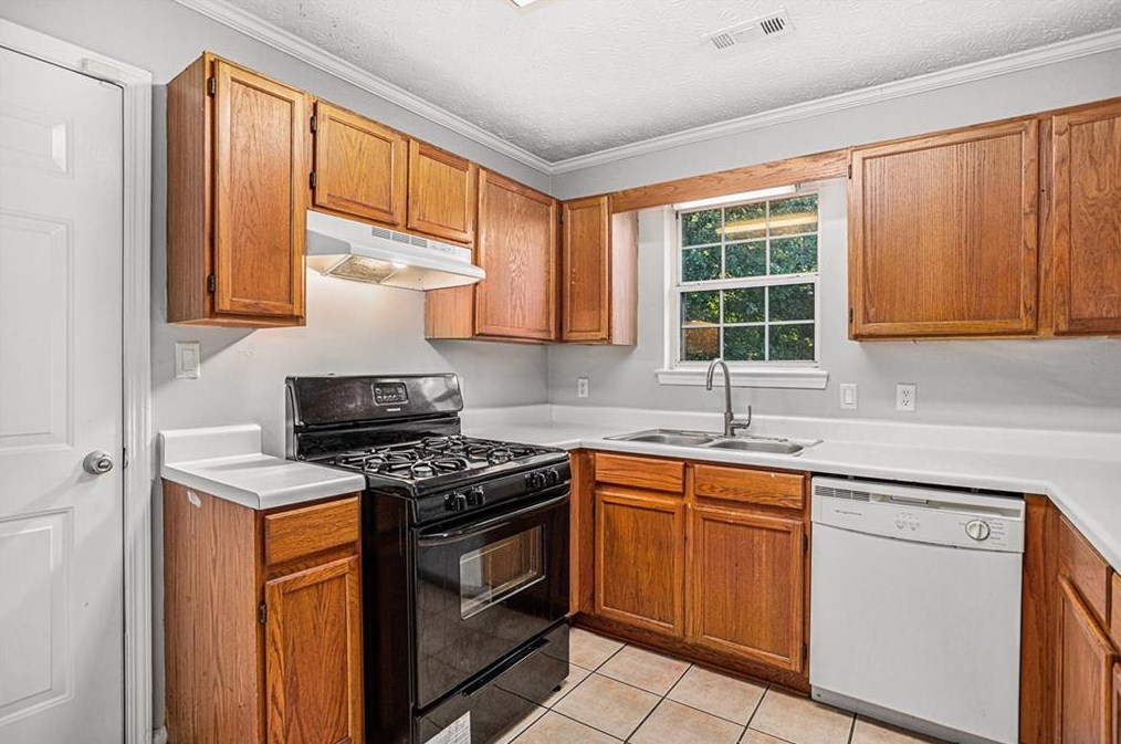 137 Willow Spg Ln, Stockbridge GA 30281-6228 exterior