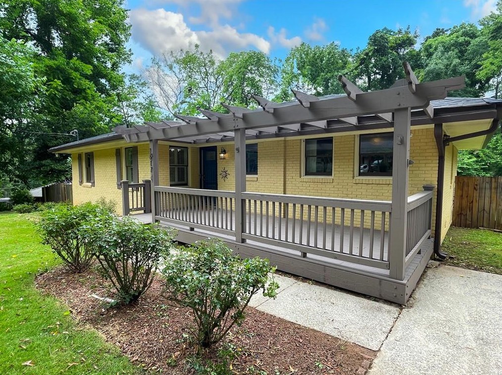 1617 Linda Dr, Decatur, GA 30032-3511
