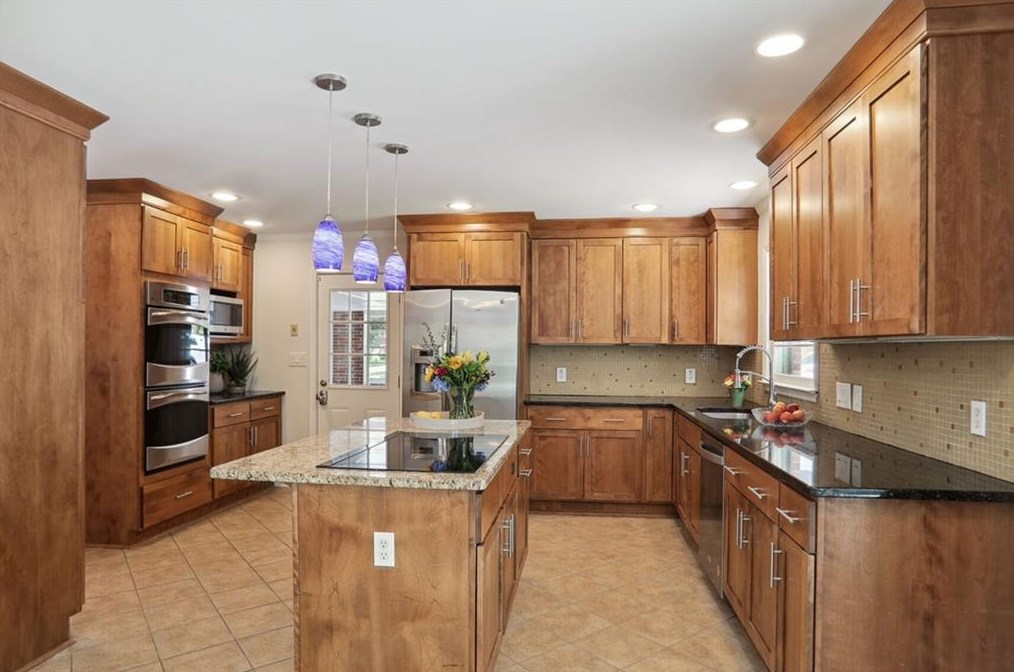 2325 Shasta Way, Atlanta GA  30345-2605 exterior