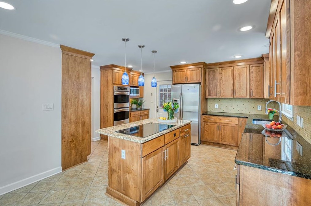 2325 Shasta Way, Atlanta GA  30345-2605 exterior