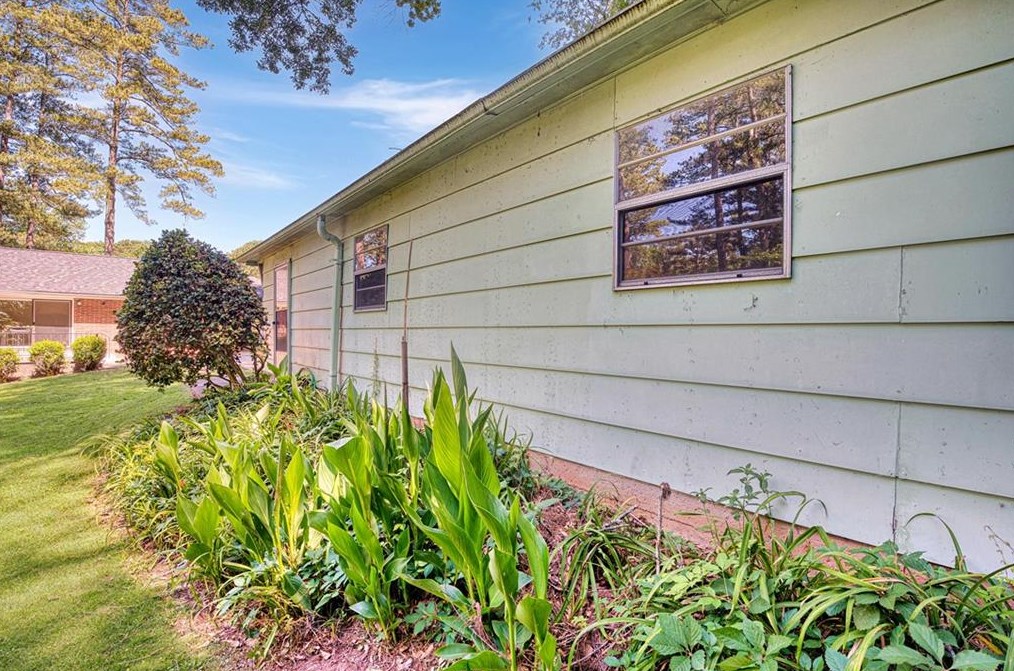 2325 Shasta Way, Atlanta GA  30345-2605 exterior