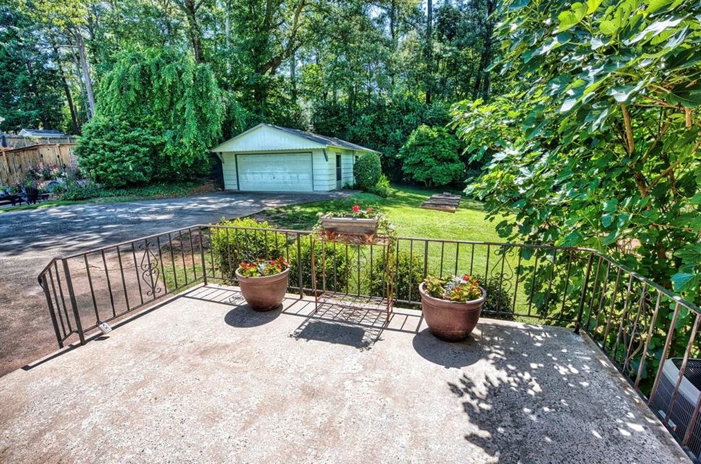 2325 Shasta Way, Atlanta GA  30345-2605 exterior