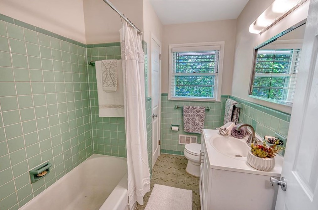 2325 Shasta Way, Atlanta GA  30345-2605 exterior