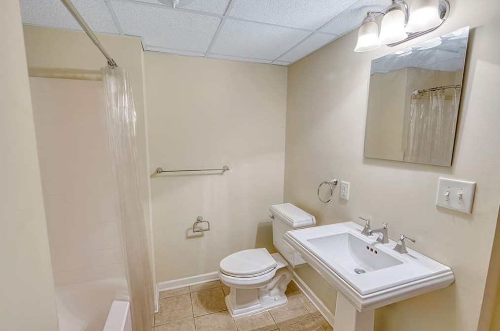 2325 Shasta Way, Atlanta GA  30345-2605 exterior