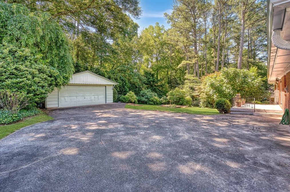 2325 Shasta Way, Atlanta GA  30345-2605 exterior