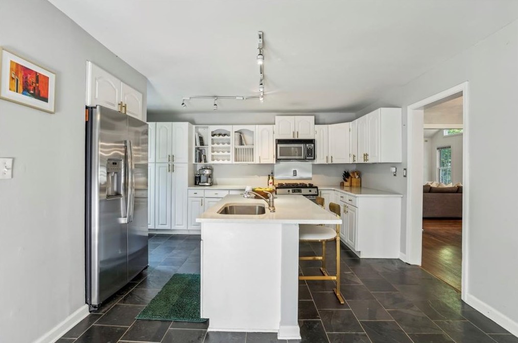 1139 Vis Trl, Atlanta GA 30324-4528 exterior