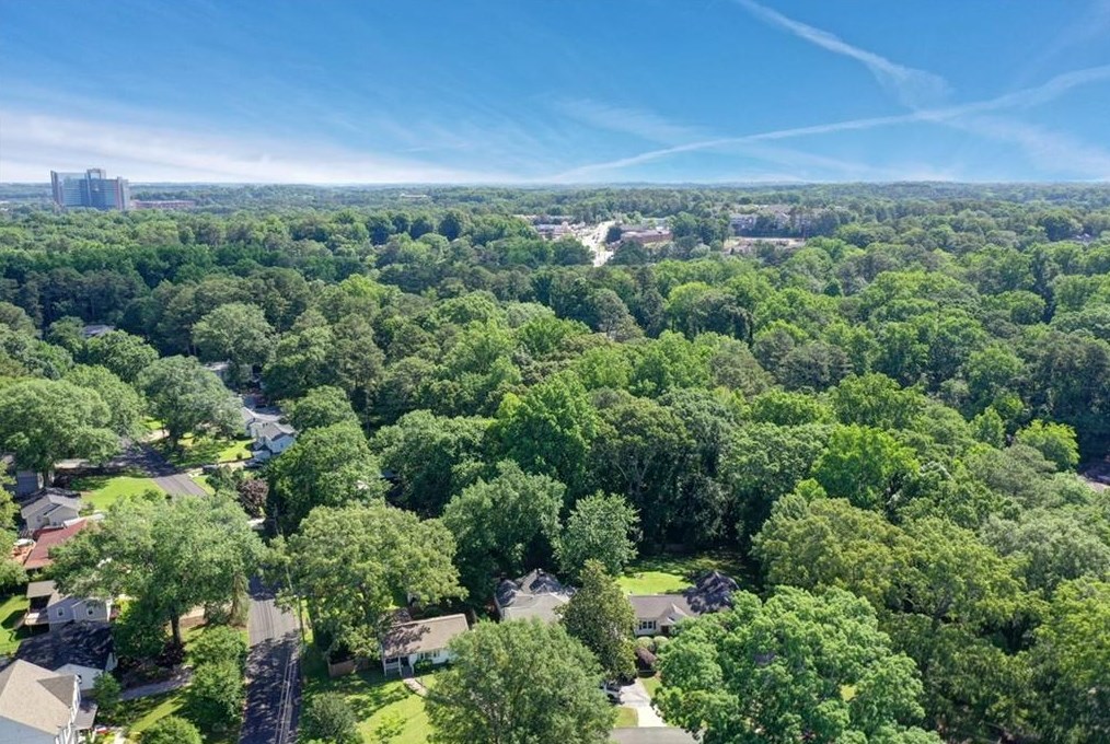 1139 Vis Trl, Atlanta GA 30324-4528 exterior