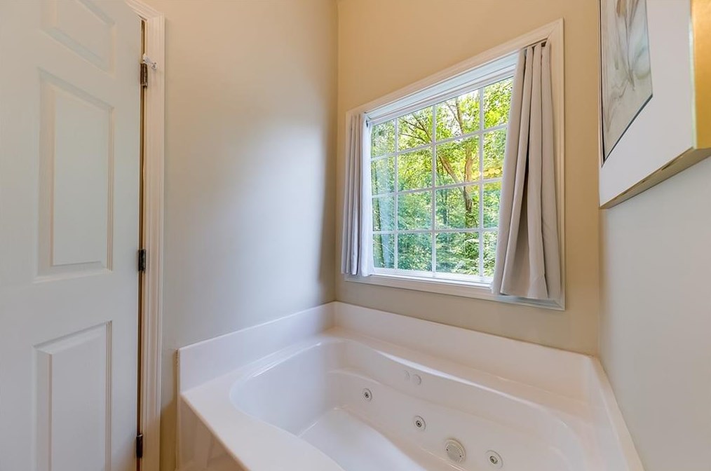 2917 Lk Holw Rd, Gainesville GA exterior