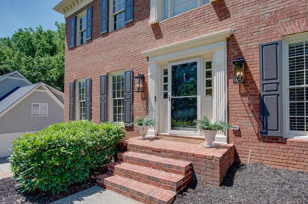 5802 Revington Dr, Norcross, GA 30092-1433
