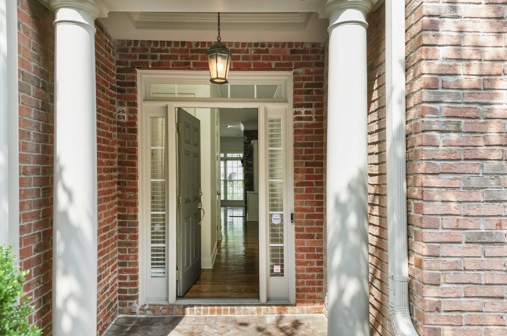 5444 Wentworth St, Atlanta, GA 30342-1987