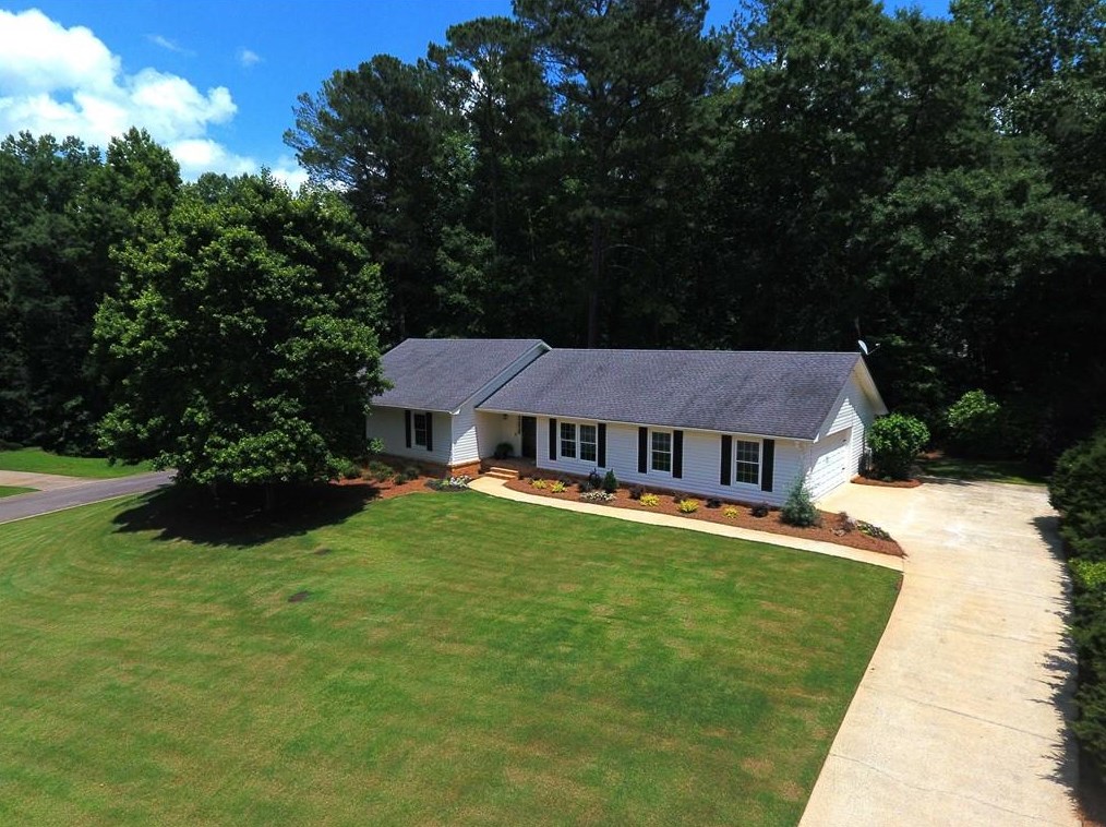 1060 Creek Bridge Dr, Watkinsville, GA 30677-4906