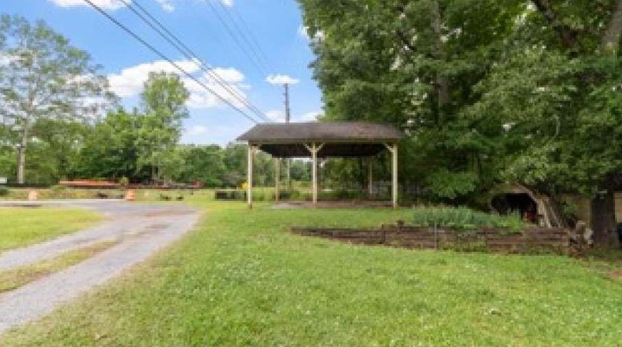 3051 Kingston Hwy, Rome GA  30161-9165 exterior