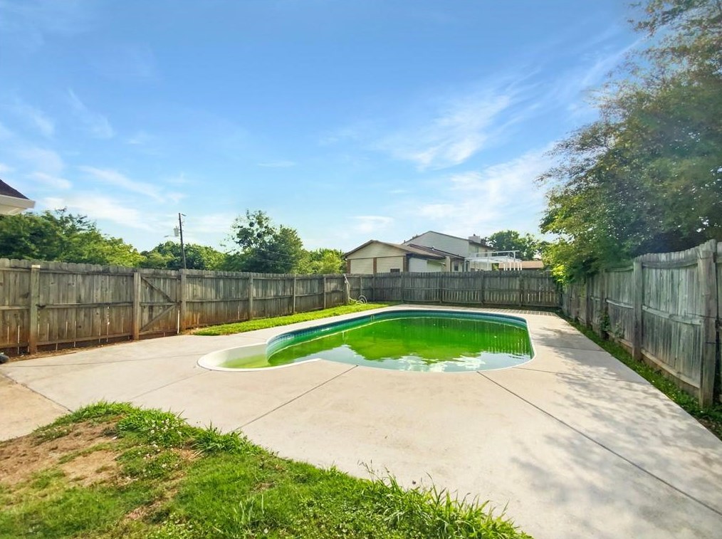 6139 Katherine Rd, Rex GA 30273-1119 exterior