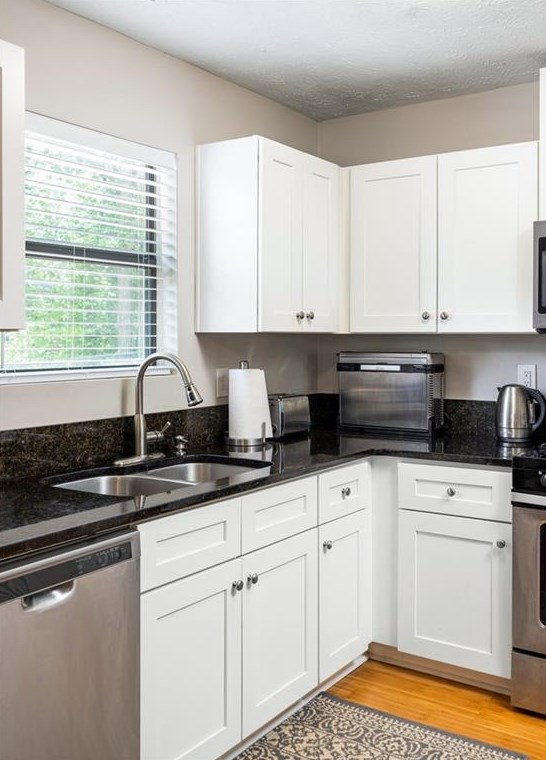 824 Harold Ave, Atlanta GA  30307-1743 exterior