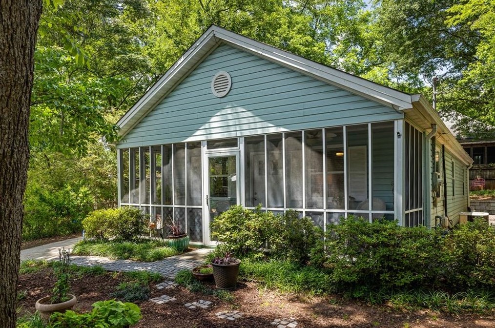 824 Harold Ave, Atlanta GA  30307-1743 exterior