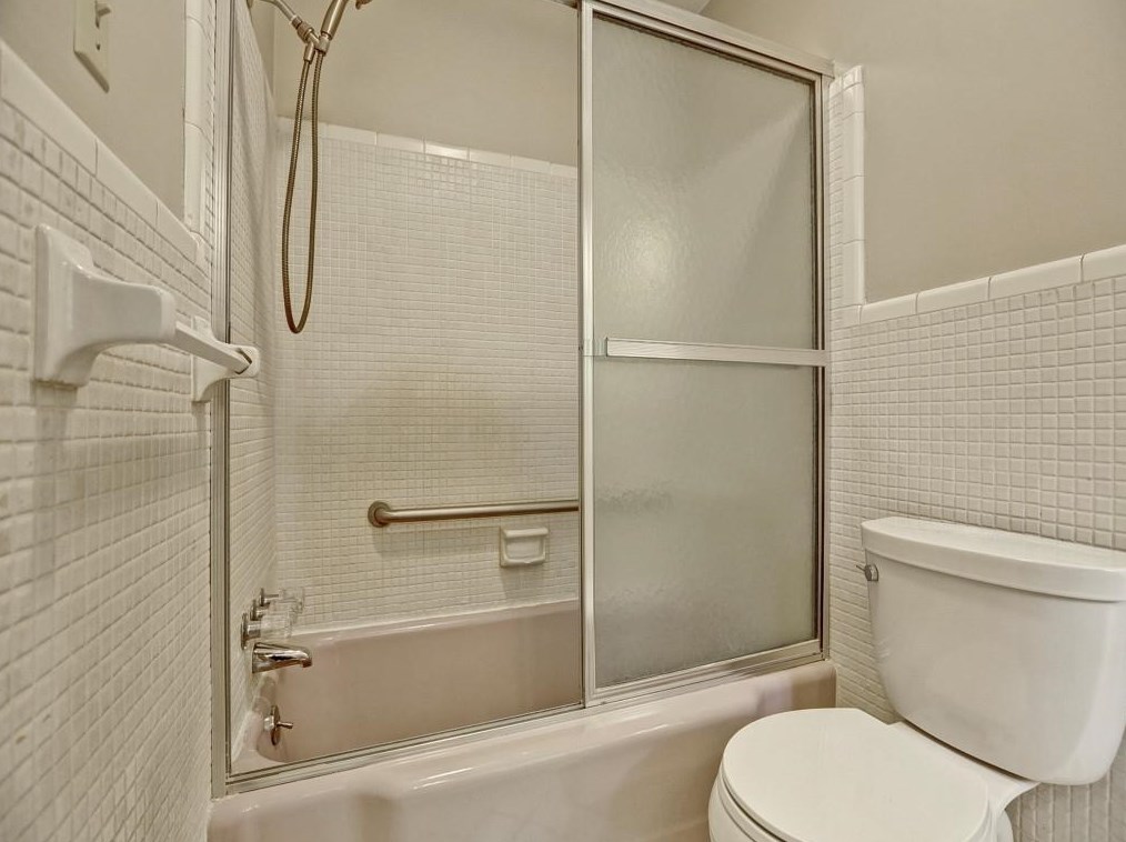 2740 Rdg Vly Rd, Atlanta GA  30327-1823 exterior