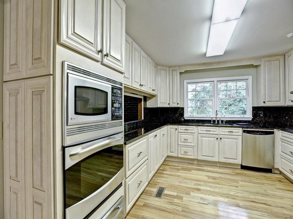 2740 Ridge Valley Rd, Atlanta GA  30327-1826 exterior