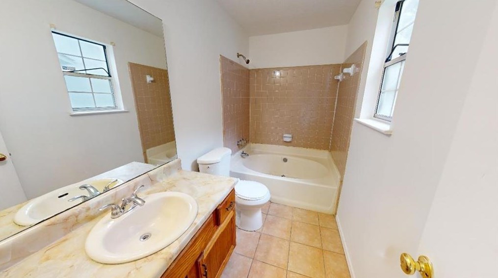 4512 Yorkdale Dr, Decatur GA 30035-4253 exterior