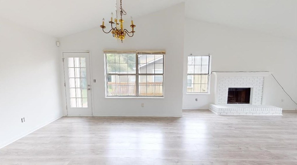 4512 Yorkdale Dr, Decatur GA 30035-4253 exterior