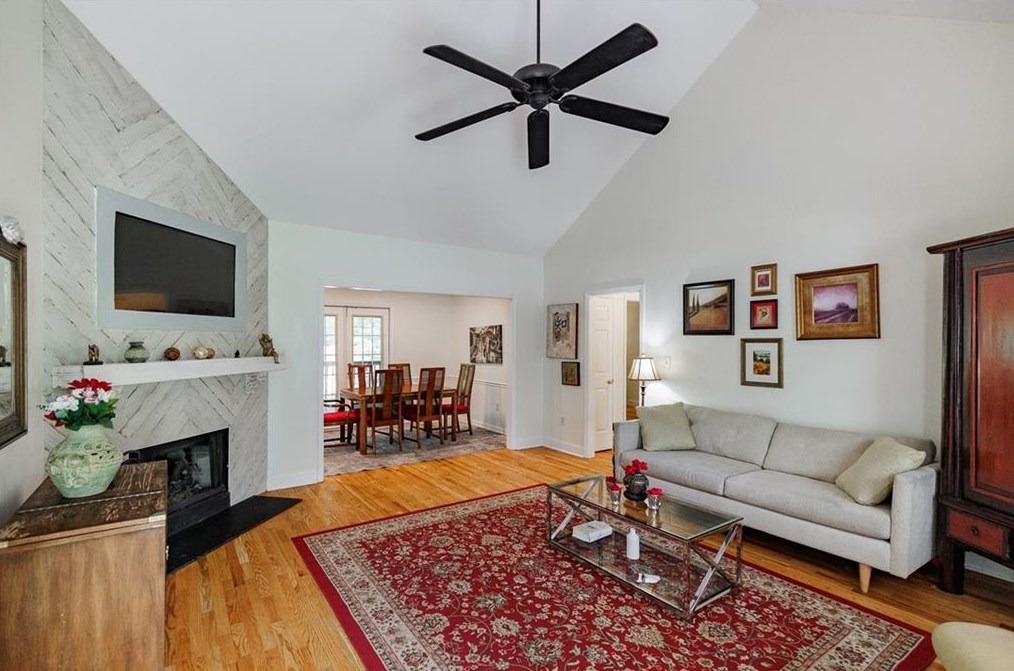 120 Wendy Ln, Athens, GA 30605-3483
