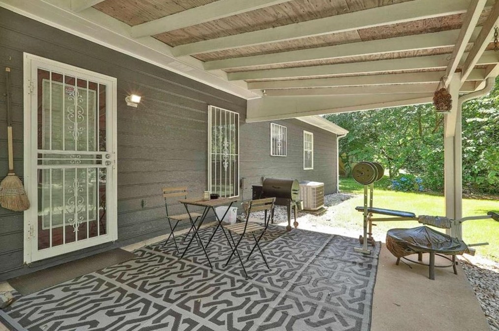 3654 Charlotte Dr, Rex GA 30273-1215 exterior