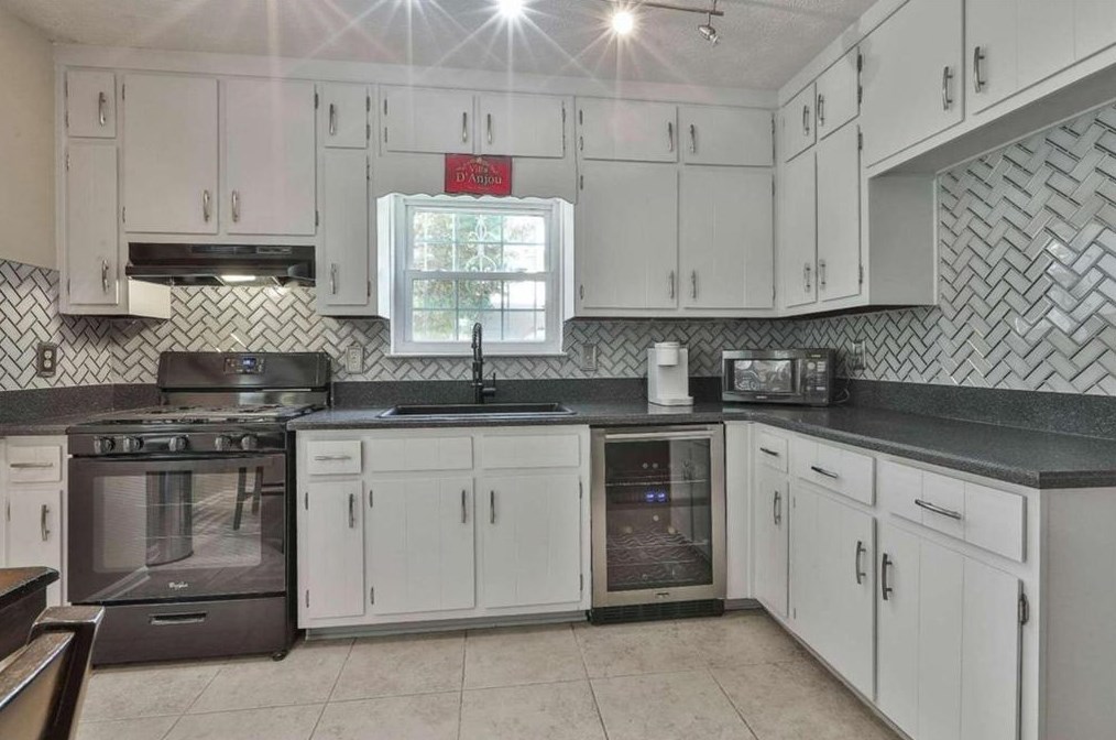 3654 Charlotte Dr, Rex GA 30273-1215 exterior