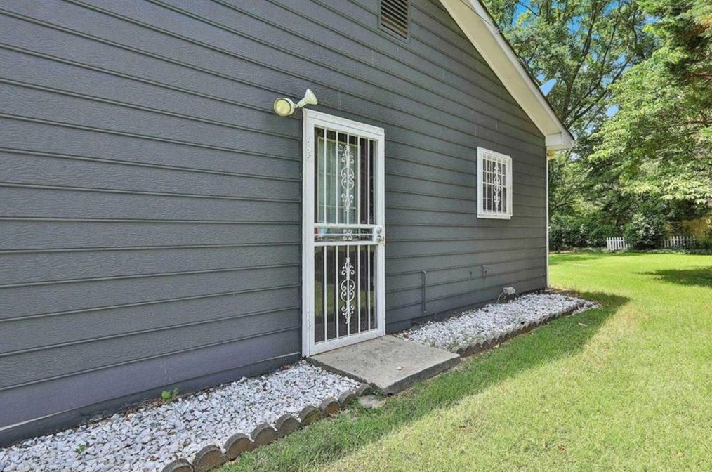 3654 Charlotte Dr, Rex GA 30273-1215 exterior