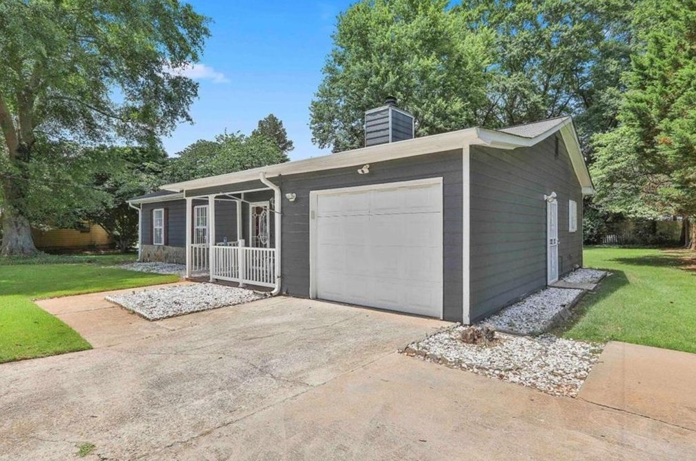 3654 Charlotte Dr, Rex GA 30273-1215 exterior