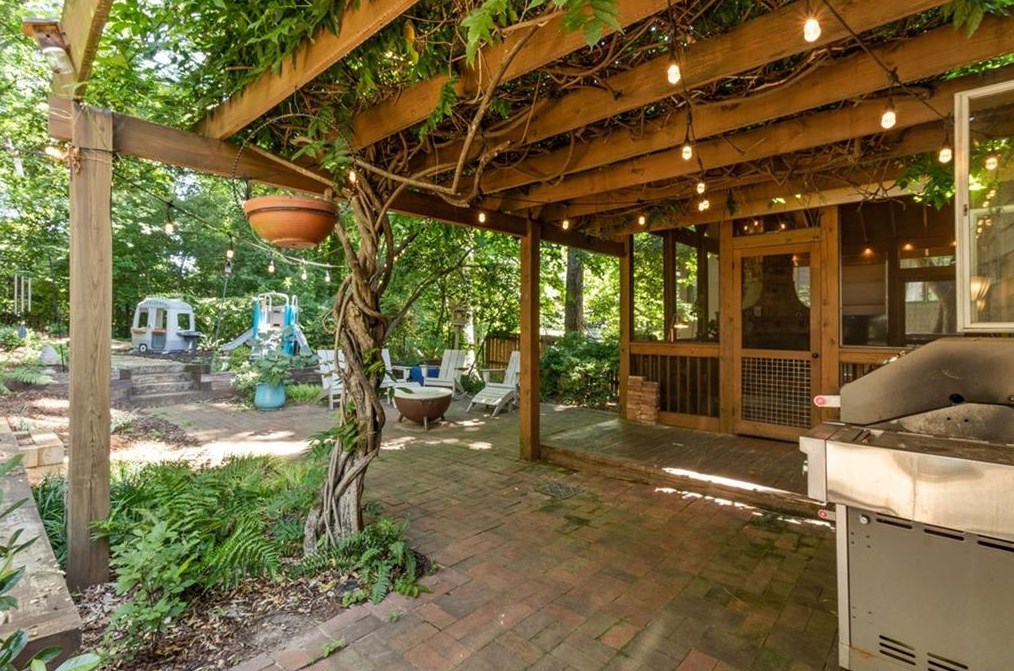 1184 Amsterdam Ave, Atlanta GA  30306-2562 exterior