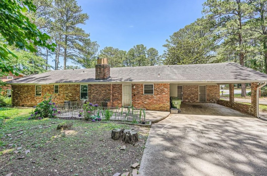 3808 King Henry Rd, Atlanta GA 30331-4922 exterior