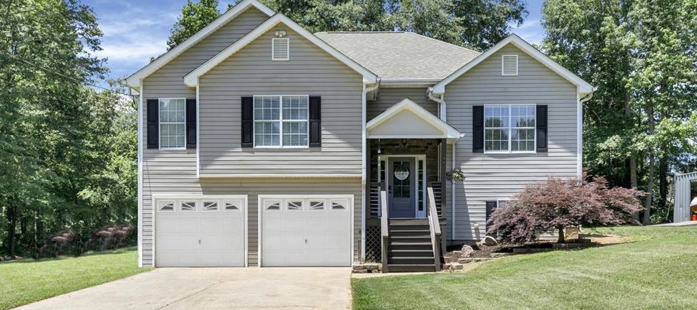 111 Newman Dr, Villa Rica, GA 30180-4388