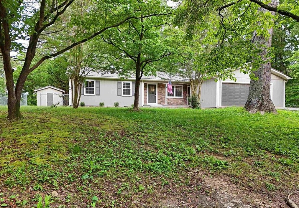 12 Pine St, Ellijay, GA 30540-5523