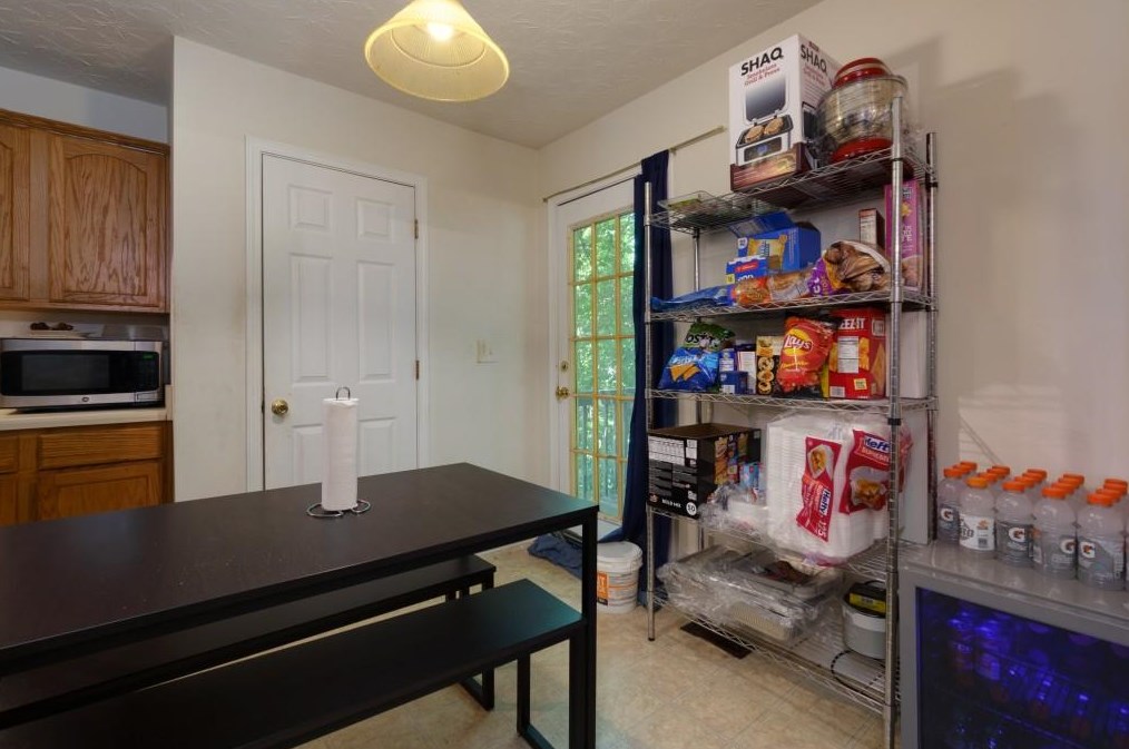 2010 Oak Ter Dr, Atlanta GA  30316-4979 exterior