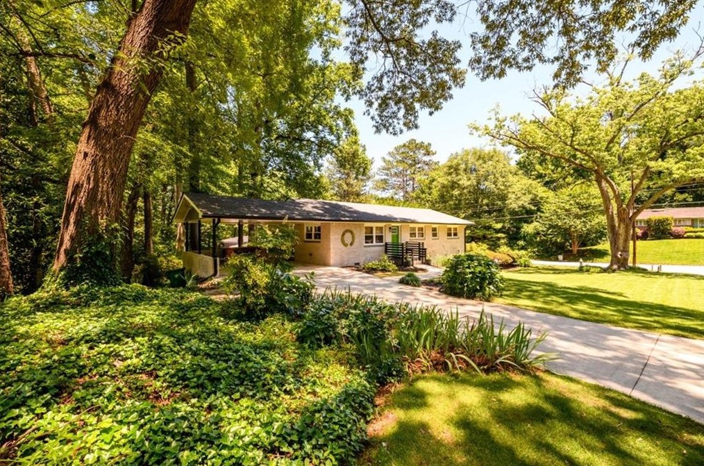 2596 Wilson Woods Dr, Decatur, GA 30033-3741
