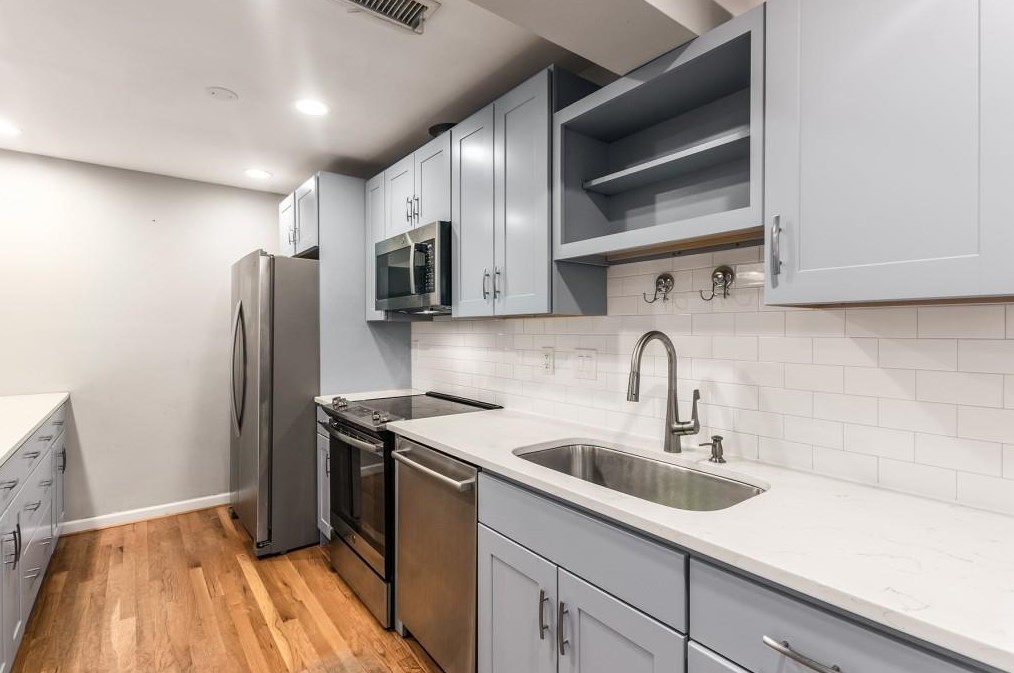 2943 Hollywood Dr, Decatur GA  30033-5005 exterior